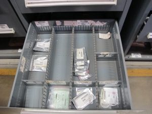 STANLEY VIDMAR HEAVY DUTY 5-DRAWER PARTS CABINET W/ CONTENTS (W-50) LOADING & HANDLING FEE $25-
